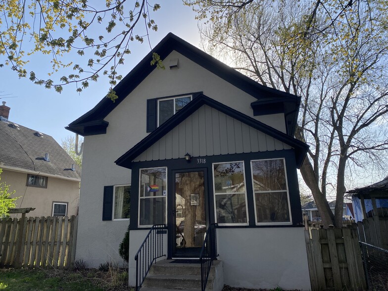Building Photo - 3318 Tyler St NE