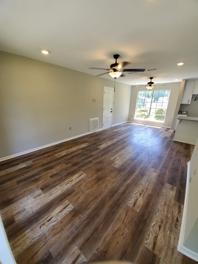 Building Photo - Newly remodeled, 3 bedroom, 2 bath home with large fenced in backyard in the heart of Rincon