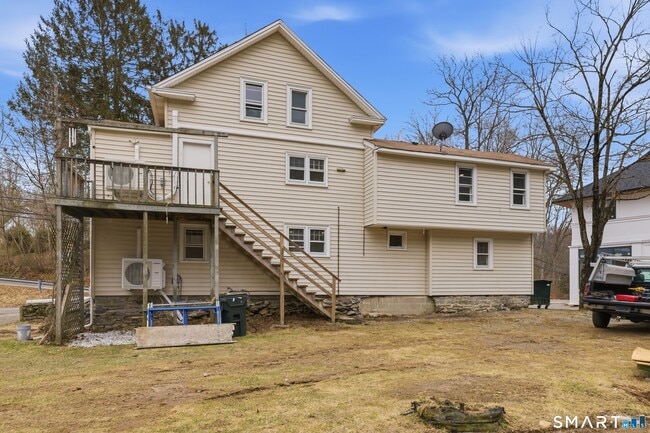 Building Photo - 96 W Main St