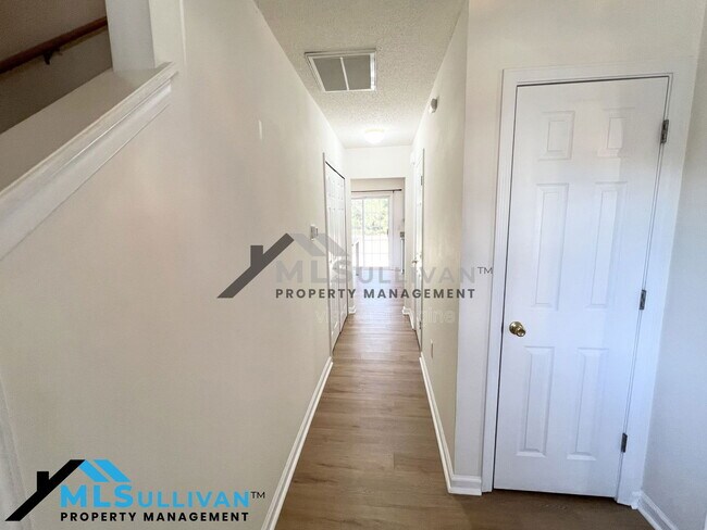 Building Photo - 4504 Conklin Dr