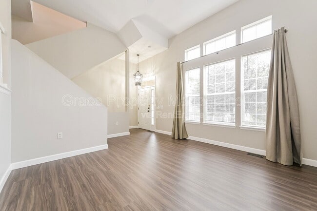 Building Photo - 1495 Red Cliff Way