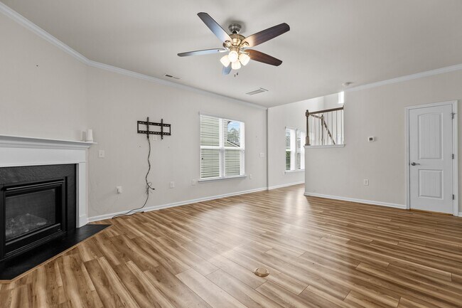 Building Photo - 1211 Nightshade Dr