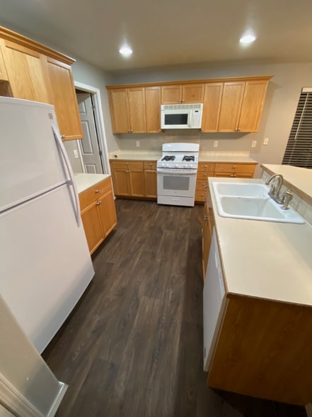 Building Photo - 1480 Del Rio