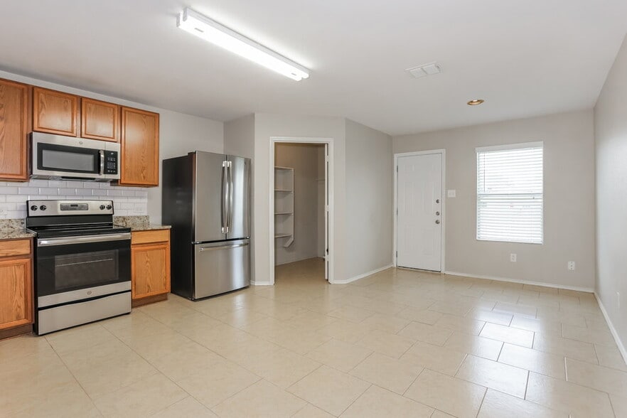 Building Photo - 1453 Castle Ridge Rd