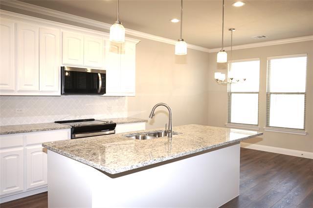 Building Photo - 707 Broken Bow Ln