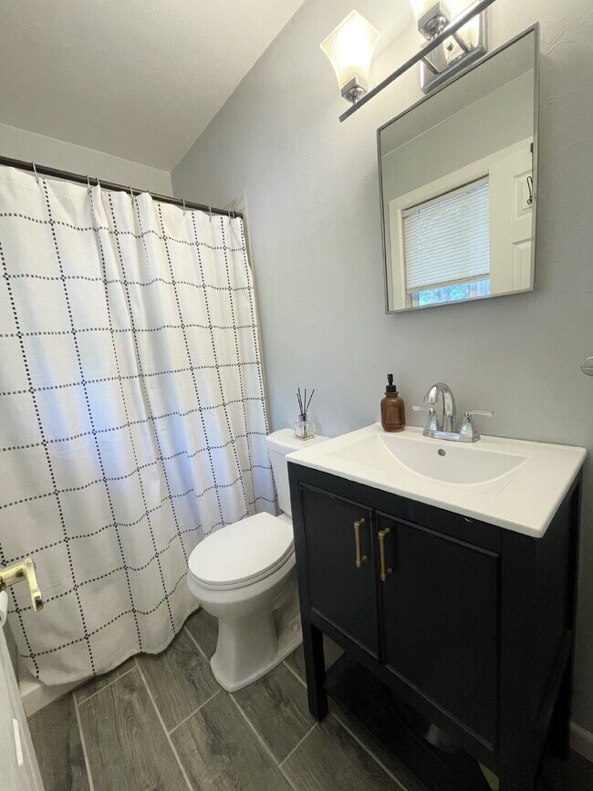 Building Photo - 134 Kilgore St