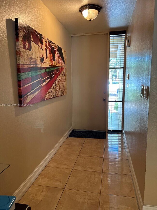 Building Photo - 15516 Sharpecroft Dr