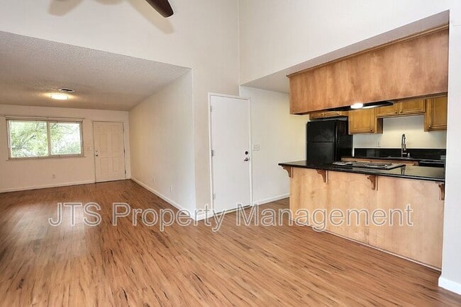 Building Photo - 8856 N Winding Way