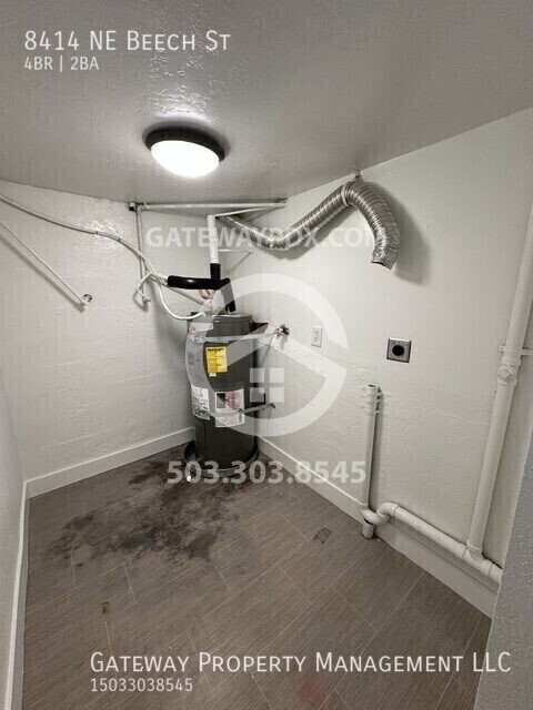 Building Photo - 8414 NE Beech St