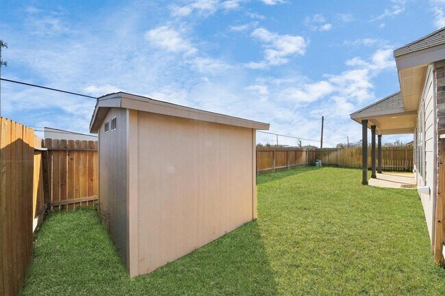 Building Photo - 7009 Terra Ln