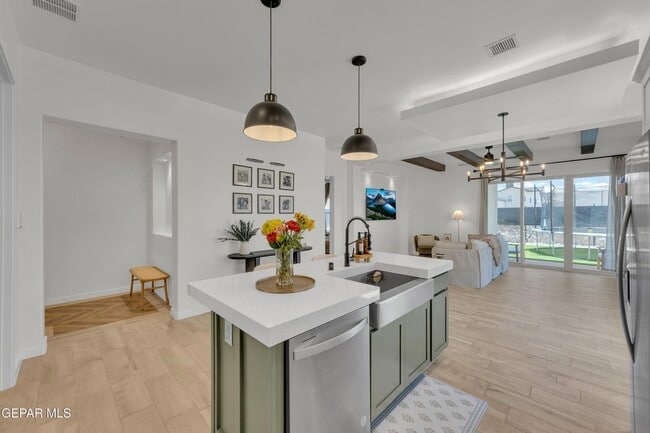 Building Photo - 7424 Rio Rimac Dr