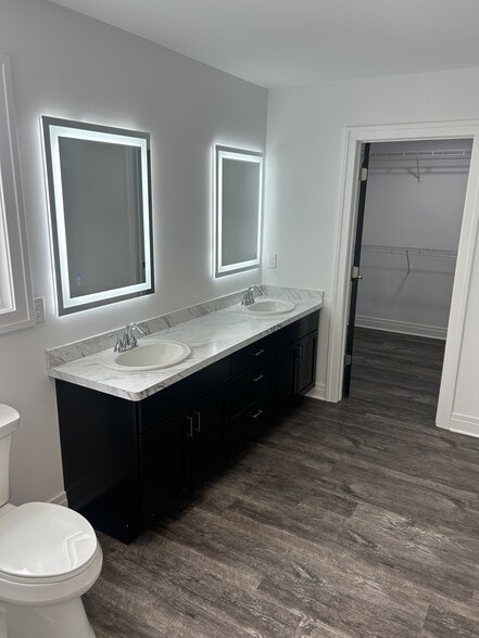 Building Photo - 4256 Greenfield Pkwy