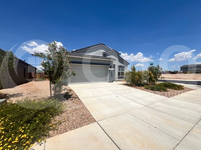 Building Photo - 12885 E Russo Dr
