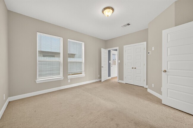 Building Photo - 2009 Kirby Landing Dr