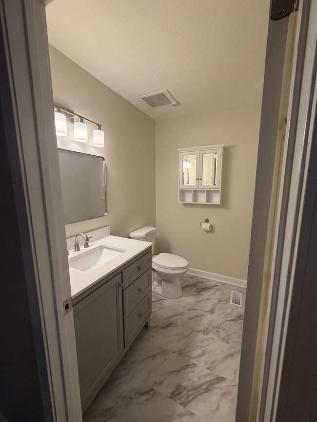 Building Photo - 3633 Thomasville Rd
