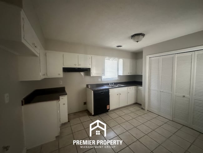 Building Photo - 6343 Limewood Ave