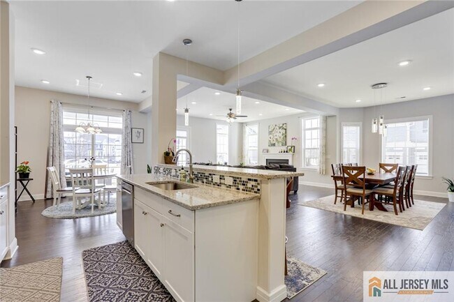 Building Photo - 1 Lafayette Wy