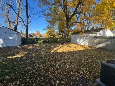 Building Photo - 907 Dover Dr