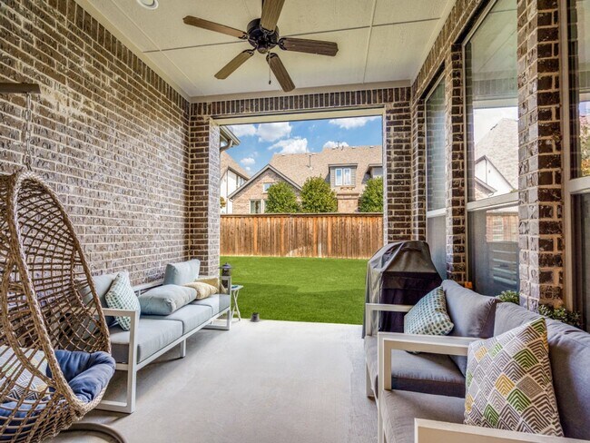 Building Photo - 905 Asbury Dr