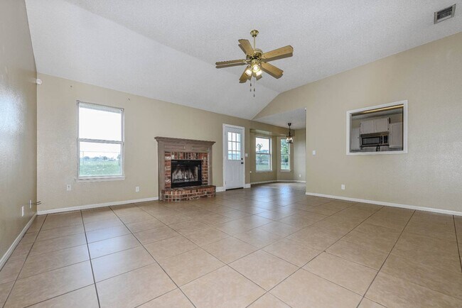 Building Photo - 3507 Christie Dr
