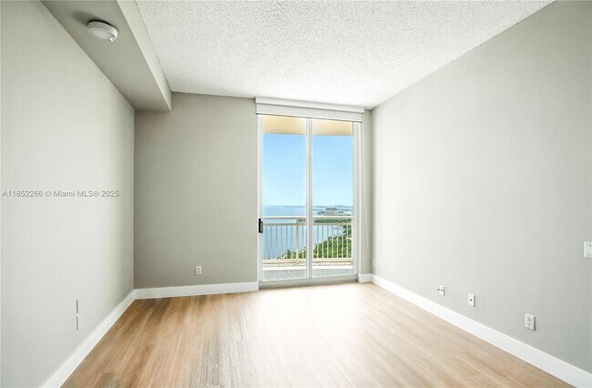 Building Photo - 2475 Brickell Ave