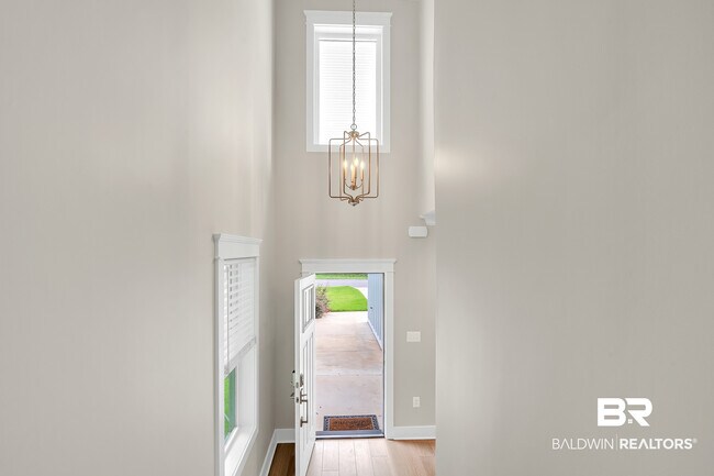 Building Photo - 27085 Park Dr