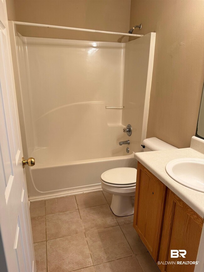 Building Photo - 406 Belle Chase Ct N