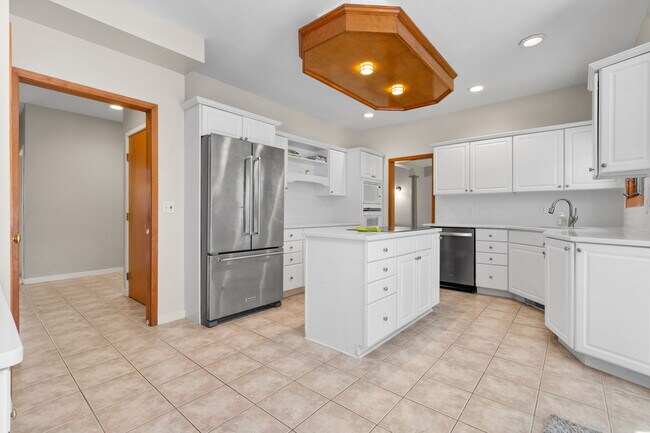 Building Photo - 254 Hunters Trail