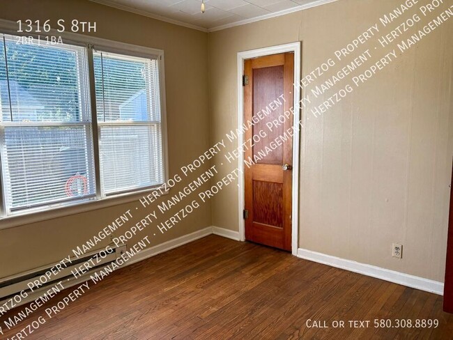 Building Photo - 1316 S 8th-