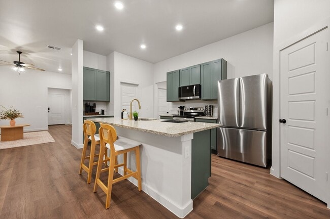 Building Photo - Furnished, Finished, and Ready for YOU!