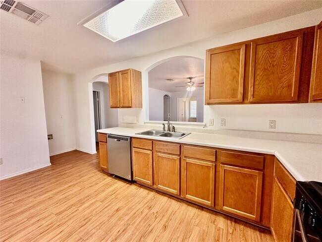 Building Photo - 17204 Ardisia Dr