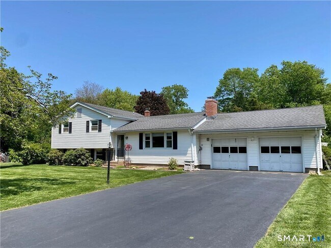 Building Photo - 14 Stonegate Dr