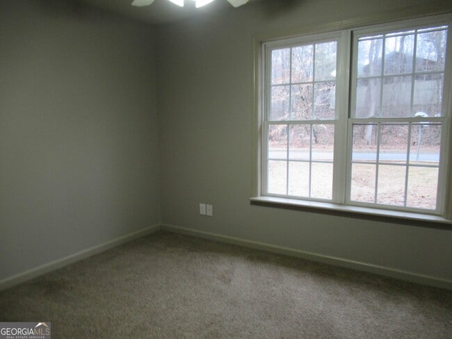 Building Photo - 95 Live Oak Rd