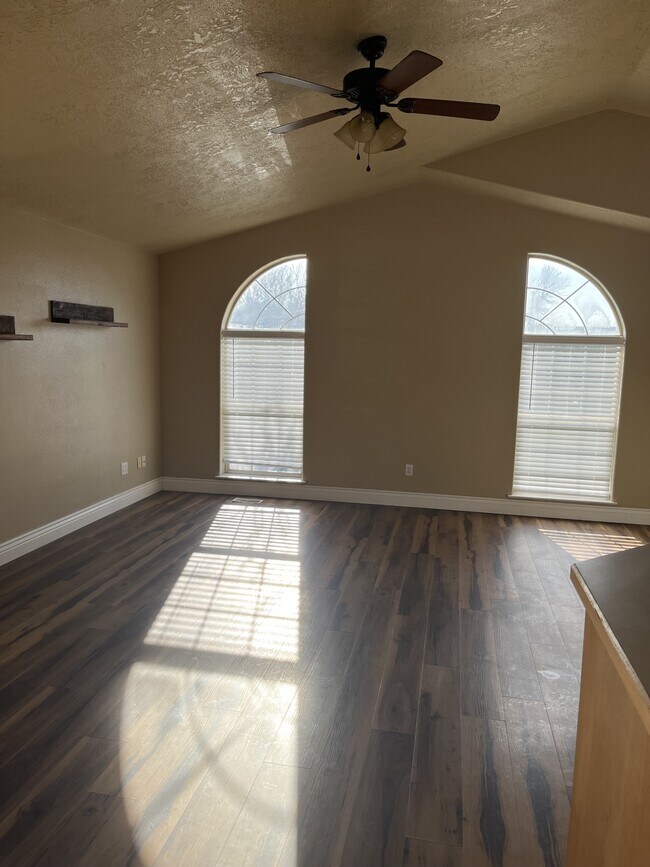 Building Photo - 8776 W Mediterranean Ct