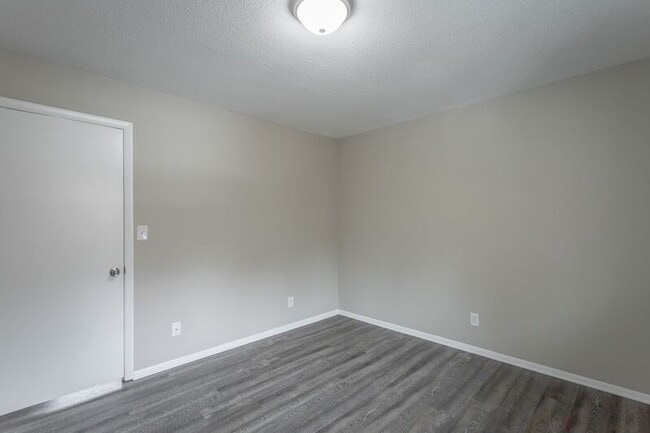 Building Photo - 113 Goodson Ave