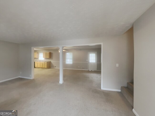 Building Photo - 6471 Chickasaw Dr