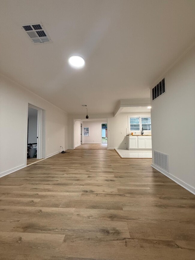 Building Photo - 308 Nottingham Rd