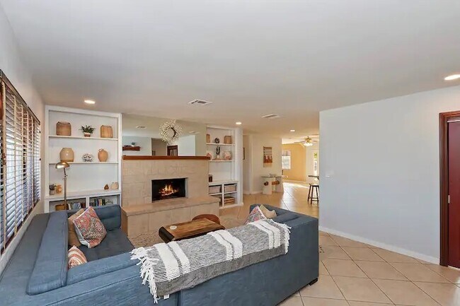 Building Photo - 58327 Bonanza Dr