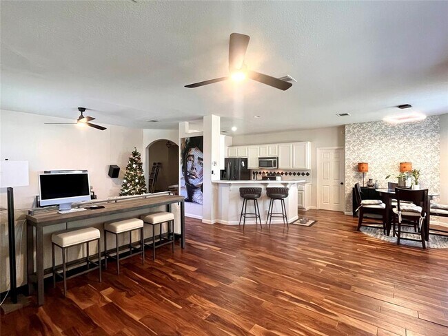 Building Photo - 2600 Mallard Green Cove