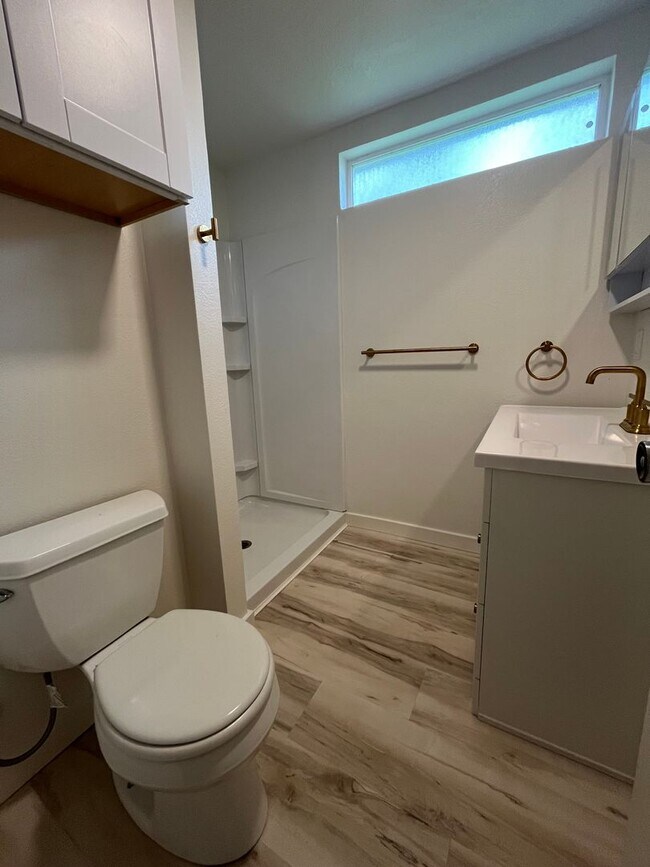 Building Photo - 2-Bedroom 1-Bathroom home close in Springfield