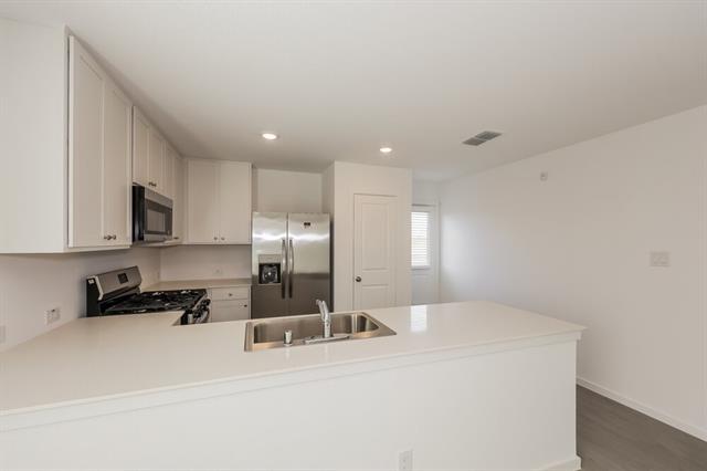 Building Photo - 1715 Crossbill St