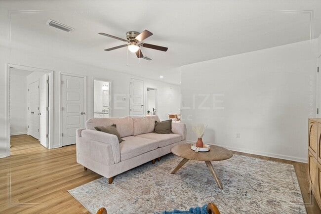 Building Photo - A Must-See Brand New 4 Bed/2 Bath Home wit...