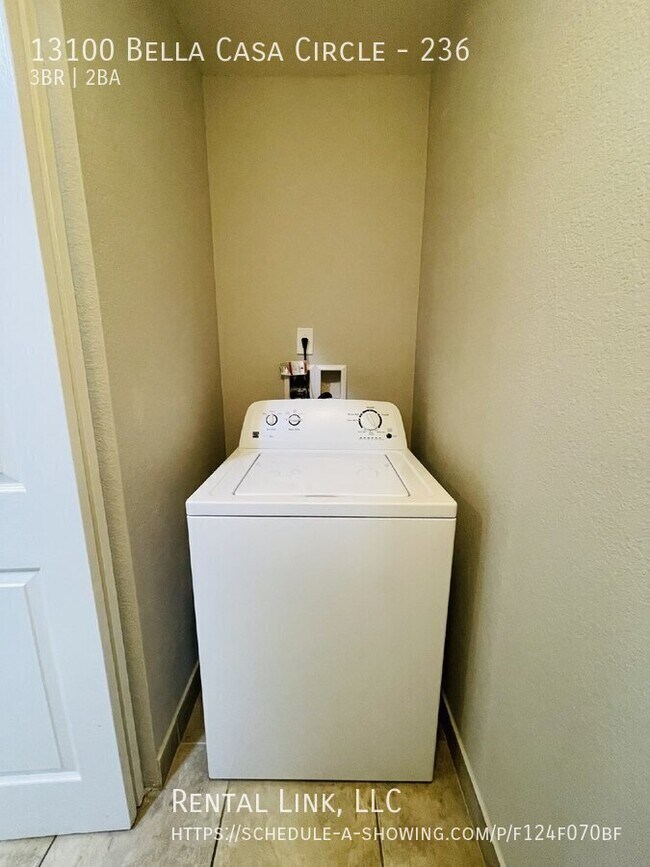 Building Photo - 13100 Bella Casa Cir