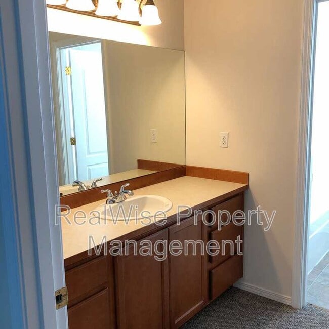 Building Photo - 1730 SW 22nd Ct
