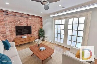 Building Photo - 233 E 29th St