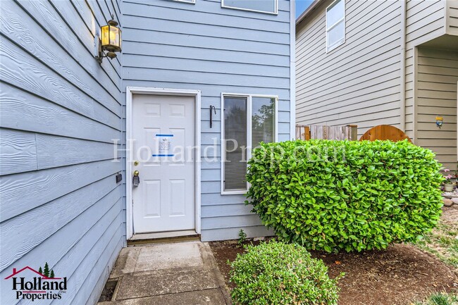 Building Photo - 3143-3145 NE 13th Pl
