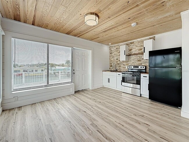 Building Photo - 497 Normandy Rd