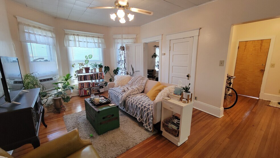 Building Photo - 728 Ohio St