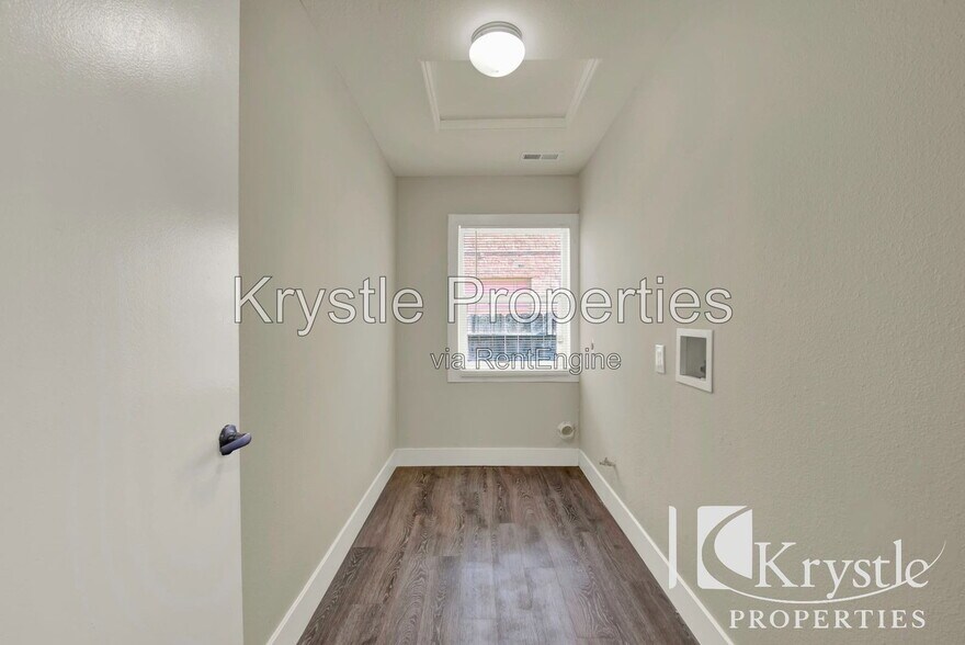 Building Photo - 314 Marin St