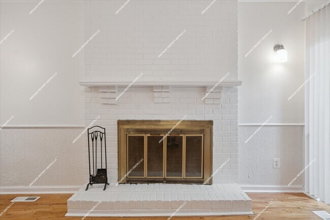 Building Photo - Rare Rental! Beautiful 1900 sq ft 3-bedroo...